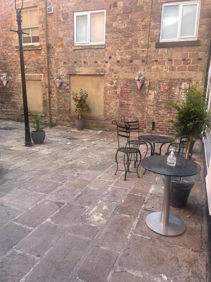 Courtyard Holiday Apartments Белпър Екстериор снимка