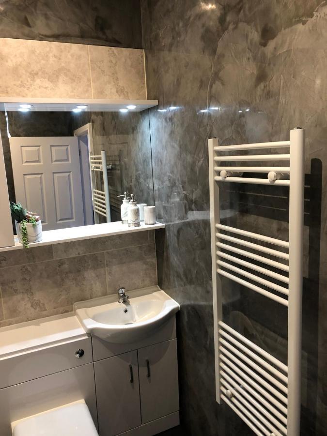 Courtyard Holiday Apartments Белпър Екстериор снимка