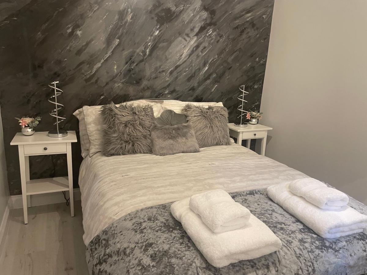 Courtyard Holiday Apartments Белпър Екстериор снимка