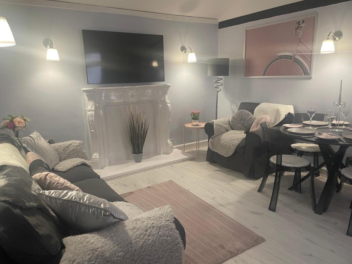 Courtyard Holiday Apartments Белпър Екстериор снимка