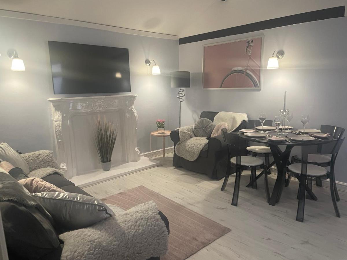 Courtyard Holiday Apartments Белпър Екстериор снимка