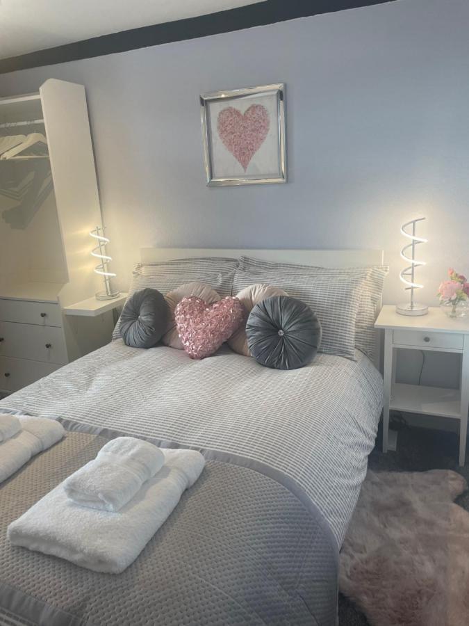 Courtyard Holiday Apartments Белпър Екстериор снимка