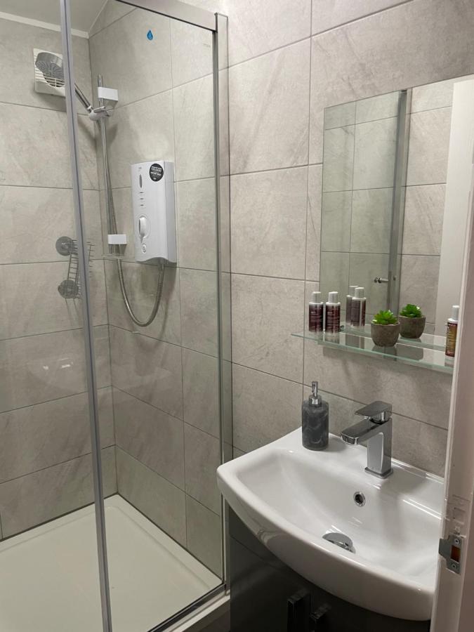 Courtyard Holiday Apartments Белпър Екстериор снимка