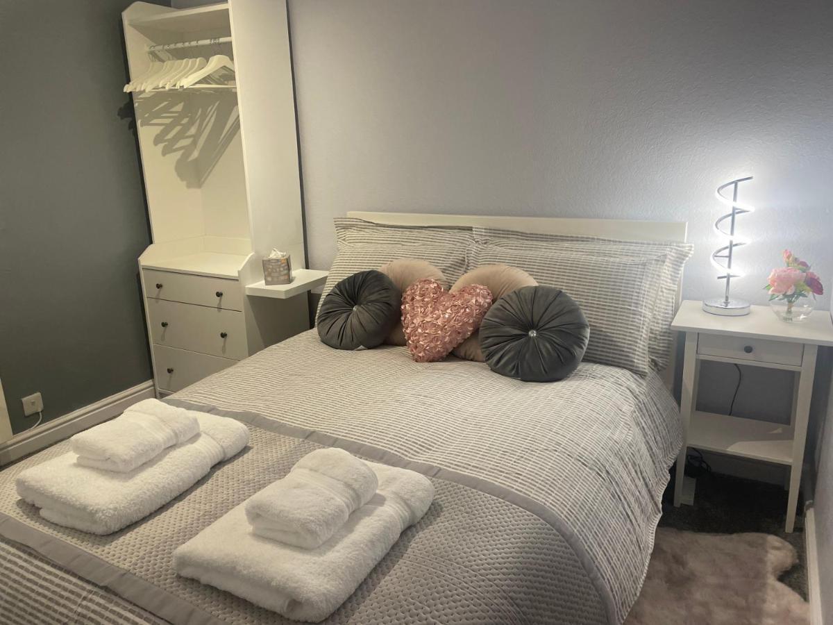 Courtyard Holiday Apartments Белпър Екстериор снимка