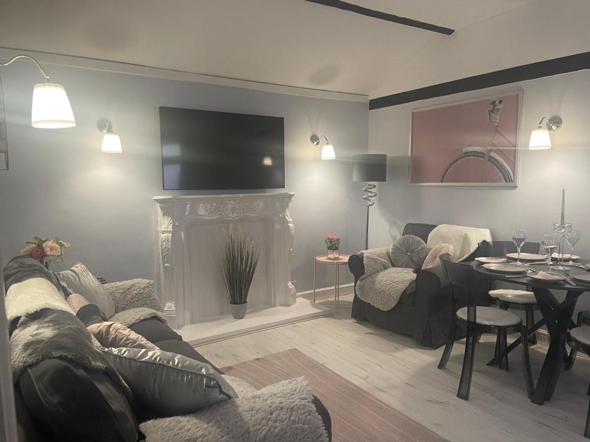 Courtyard Holiday Apartments Белпър Екстериор снимка