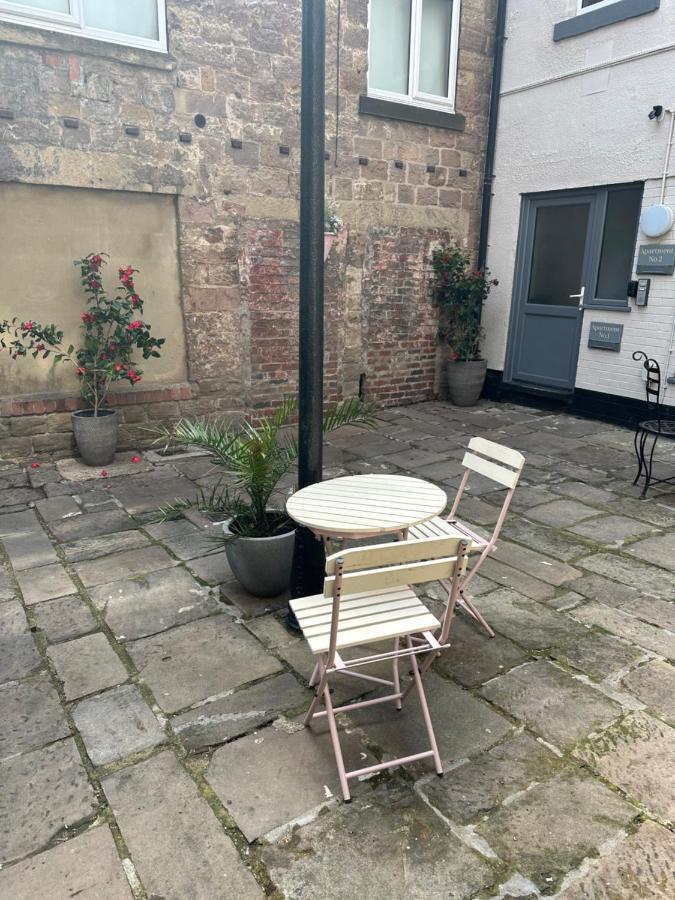 Courtyard Holiday Apartments Белпър Екстериор снимка