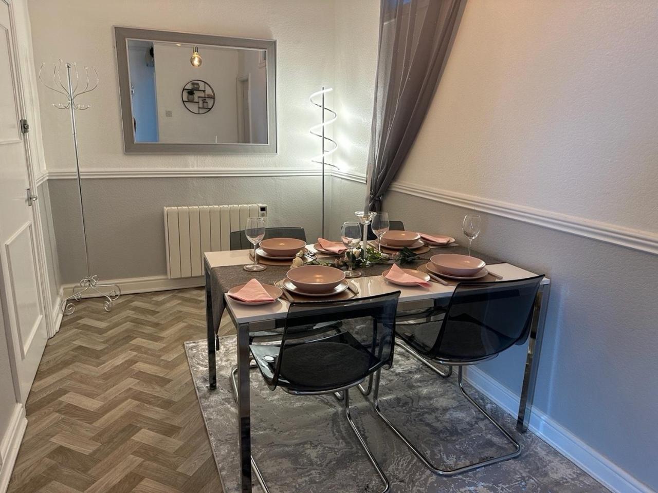 Courtyard Holiday Apartments Белпър Екстериор снимка