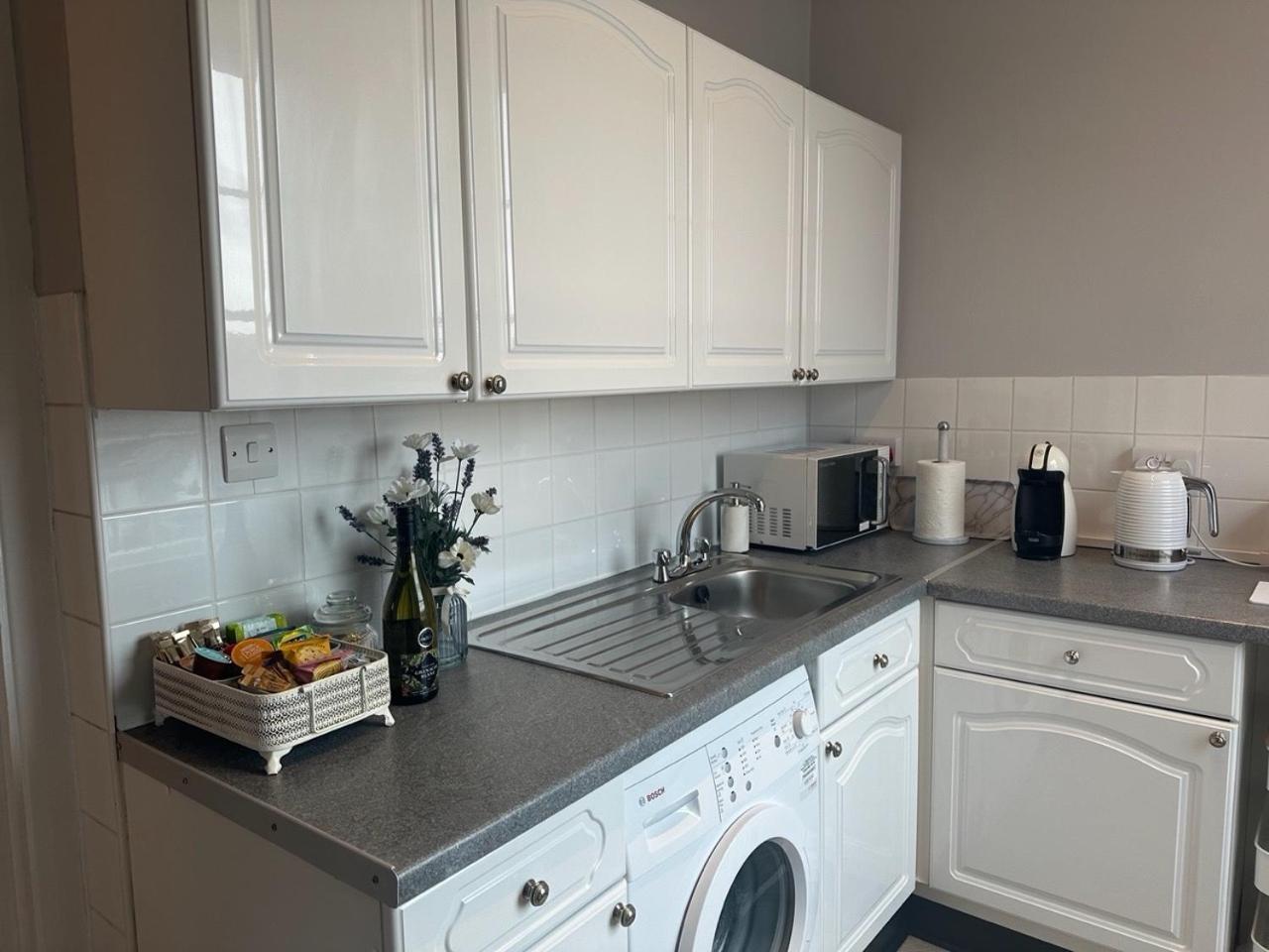 Courtyard Holiday Apartments Белпър Екстериор снимка