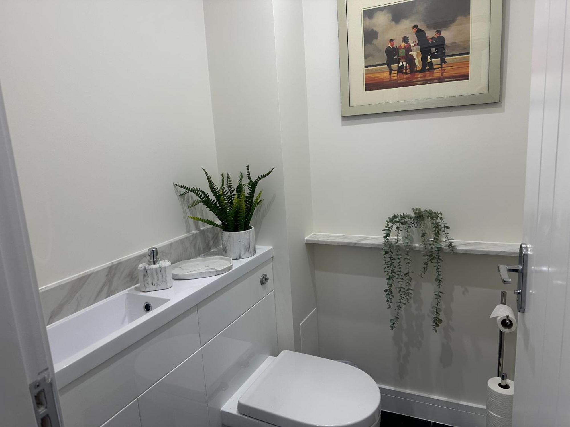 Courtyard Holiday Apartments Белпър Екстериор снимка