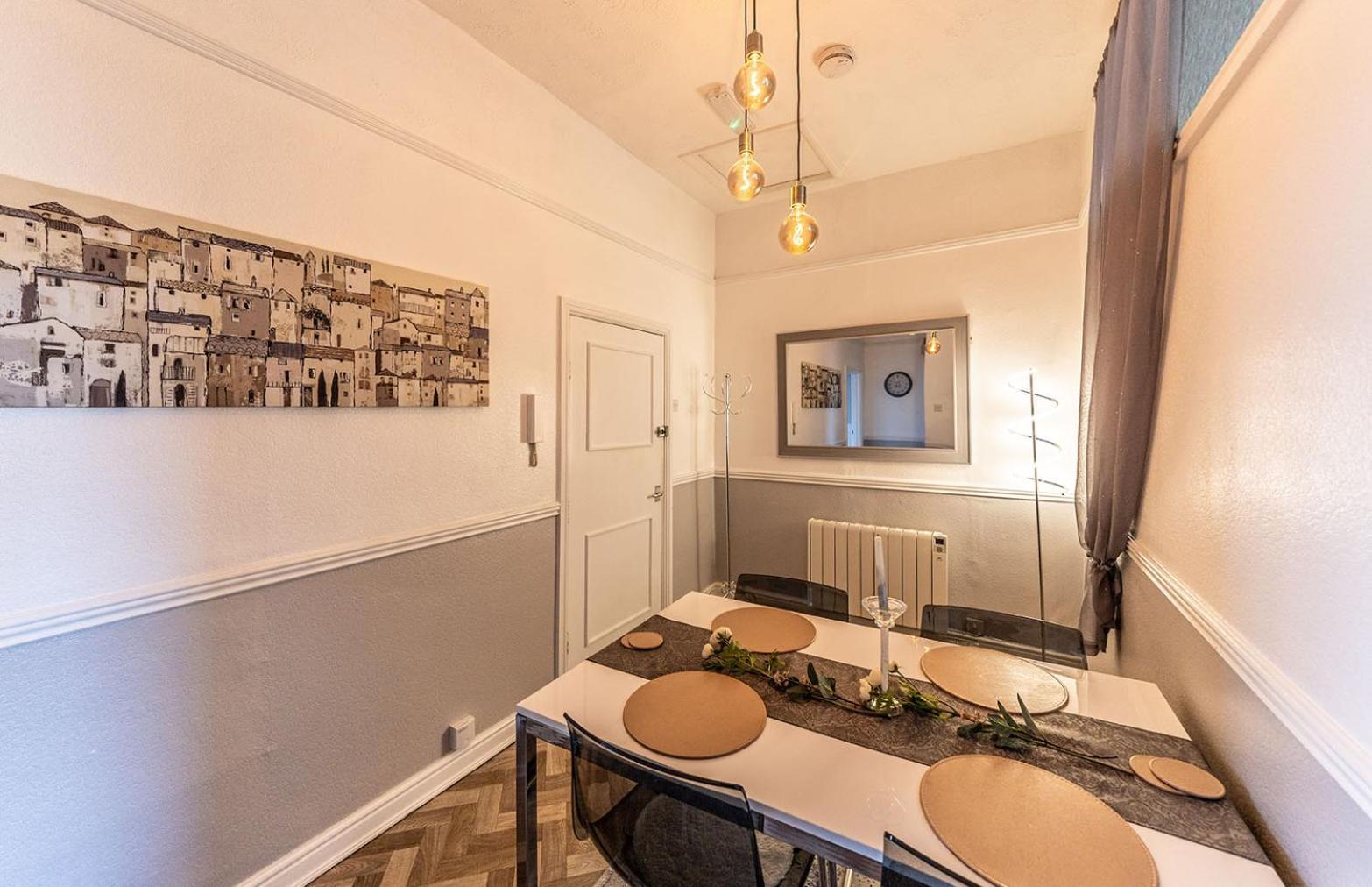 Courtyard Holiday Apartments Белпър Екстериор снимка