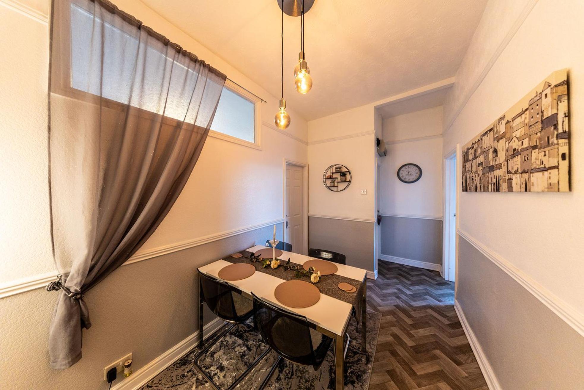 Courtyard Holiday Apartments Белпър Екстериор снимка
